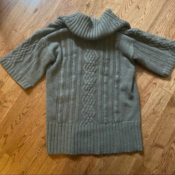 Banana Republic merino wool sweater. Short sleeve - Picture 9 of 11